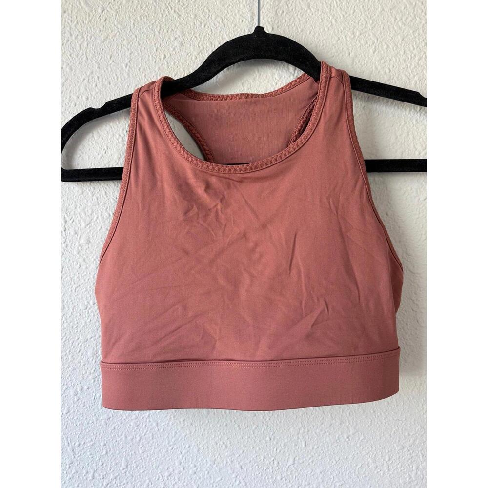 Fabletics sports bra fits best a small (no pads)